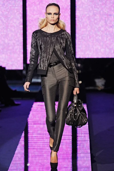 Look 3